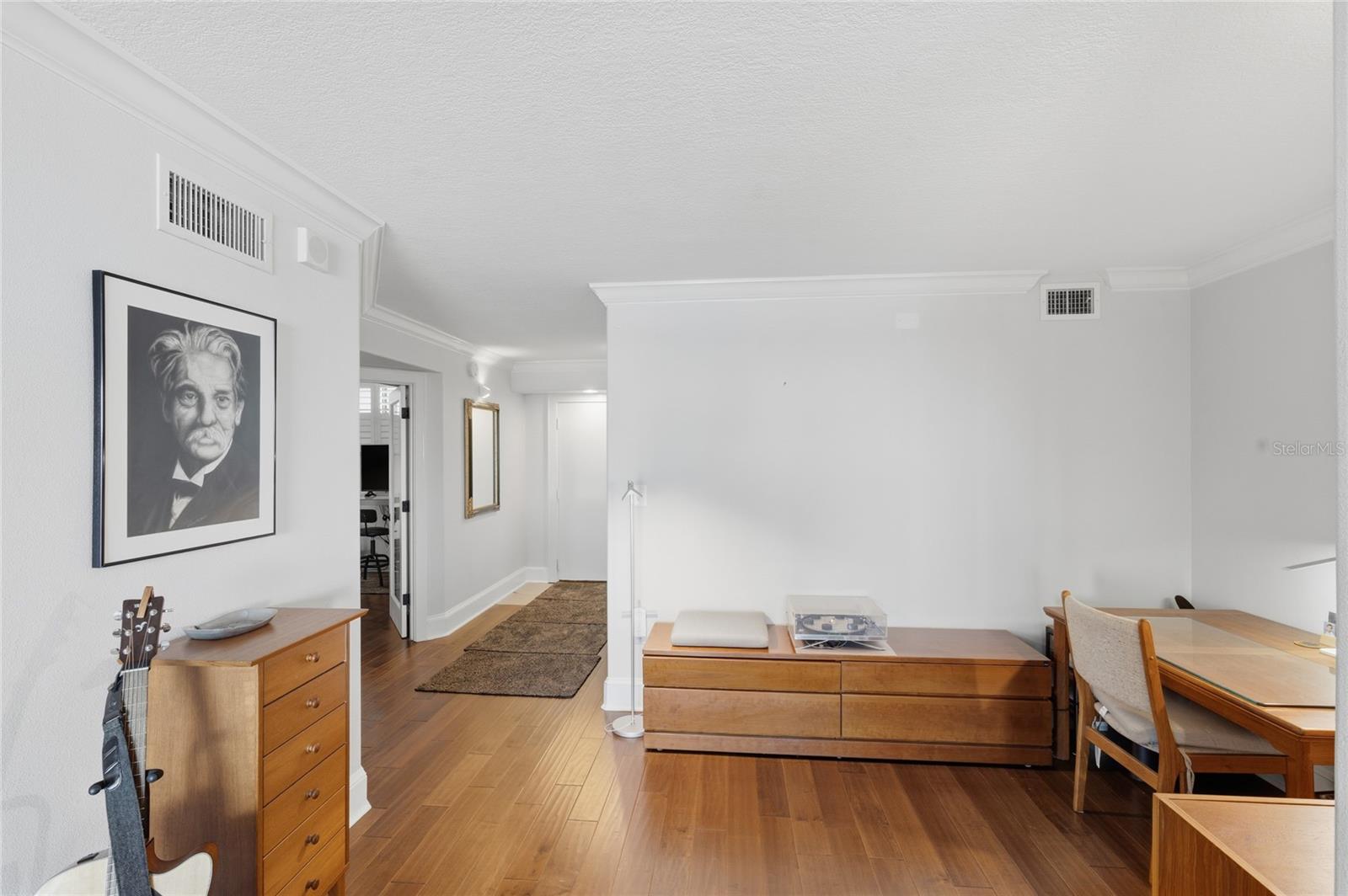 Image 14 of 36 For 1100 Orlando Avenue 956