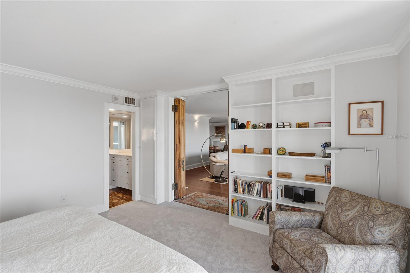 Image 17 of 36 For 1100 Orlando Avenue 956