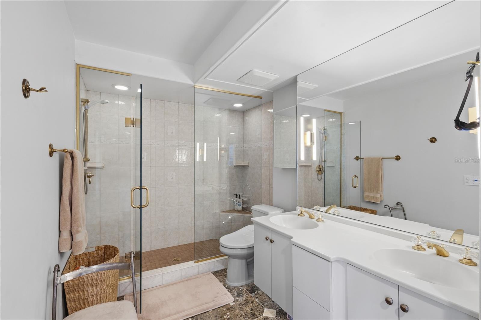 Image 18 of 36 For 1100 Orlando Avenue 956