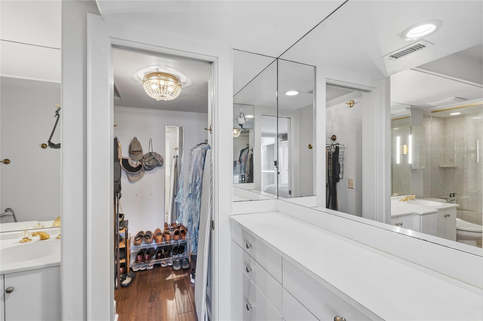 Image 19 of 36 For 1100 Orlando Avenue 956