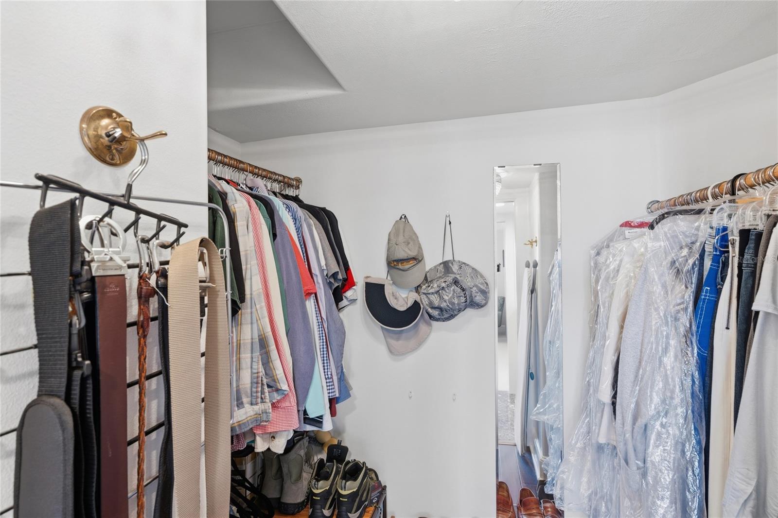 Image 20 of 36 For 1100 Orlando Avenue 956