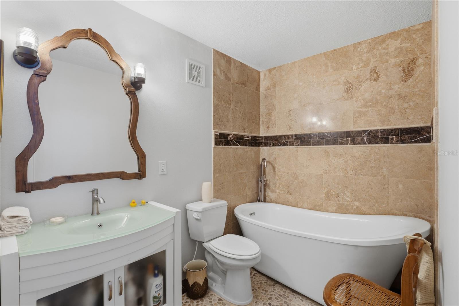 Image 22 of 36 For 1100 Orlando Avenue 956