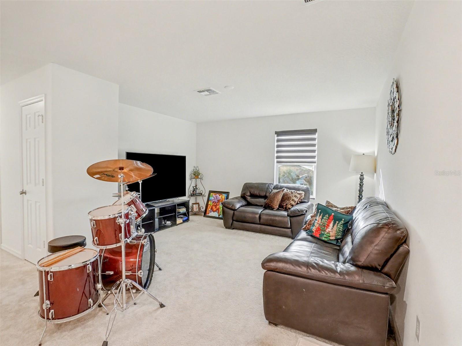 Image 18 of 39 For 2215 Upland Lane