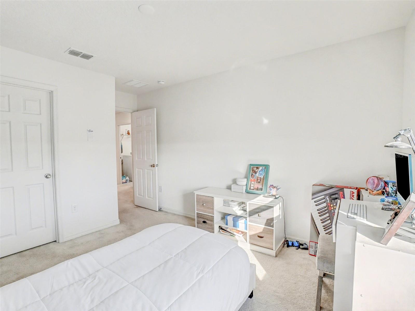 Image 28 of 39 For 2215 Upland Lane