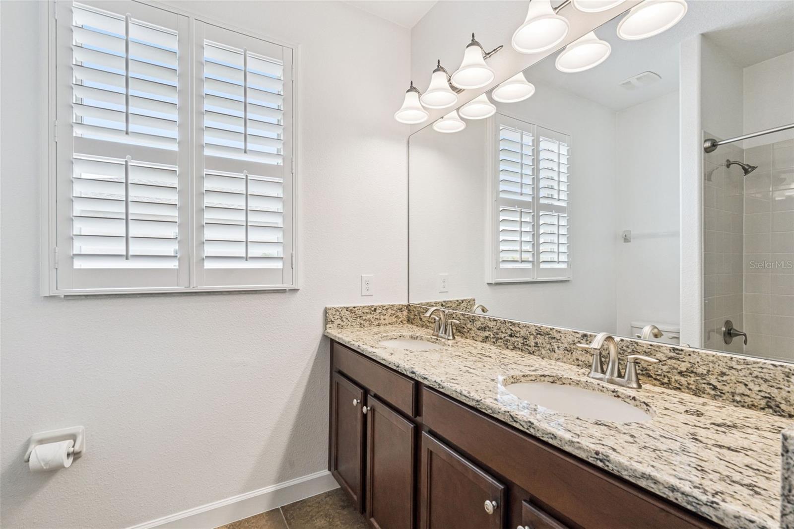 Image 15 of 41 For 3574 La Jolla Drive