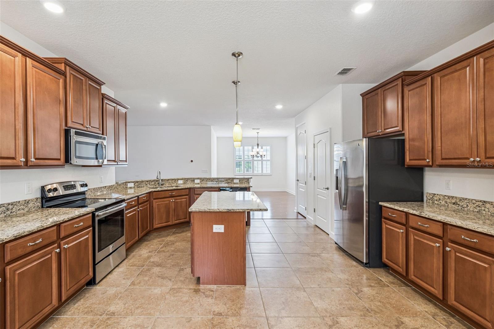 Image 21 of 41 For 3574 La Jolla Drive