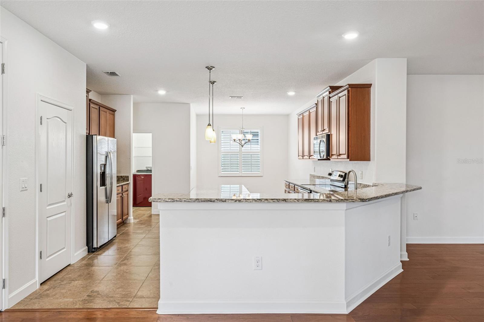 Image 22 of 41 For 3574 La Jolla Drive