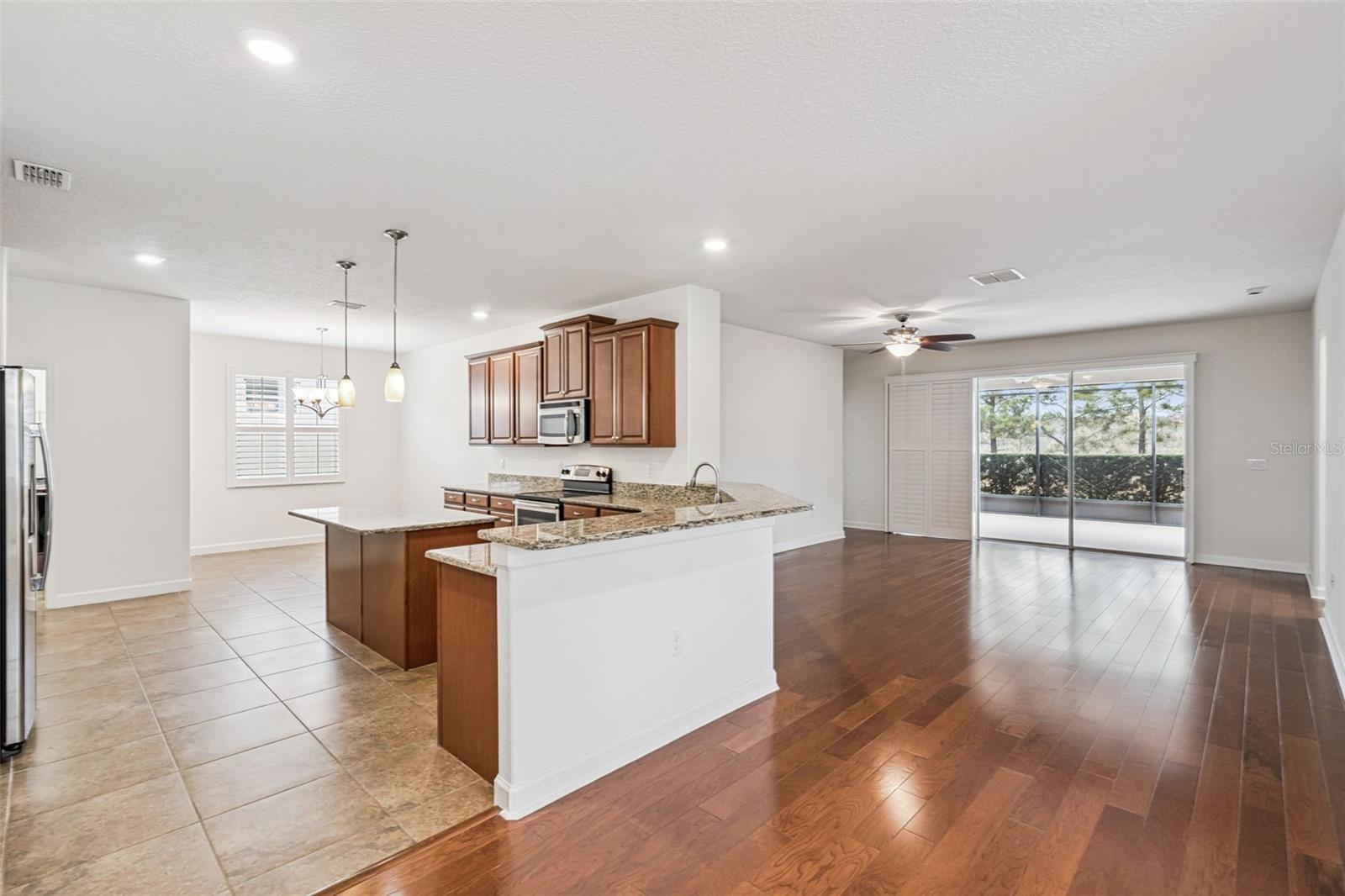 Image 24 of 41 For 3574 La Jolla Drive