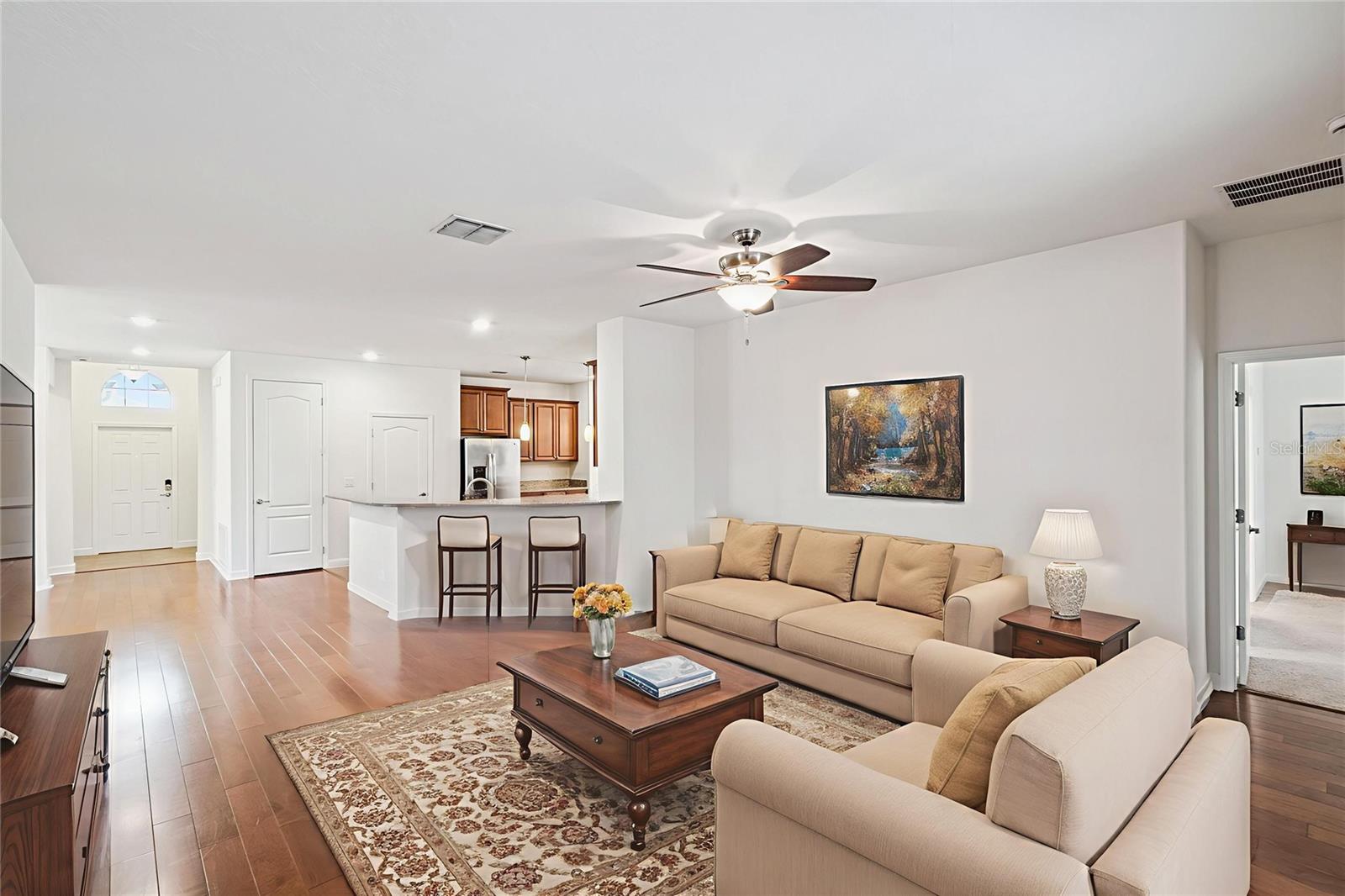 Image 4 of 41 For 3574 La Jolla Drive