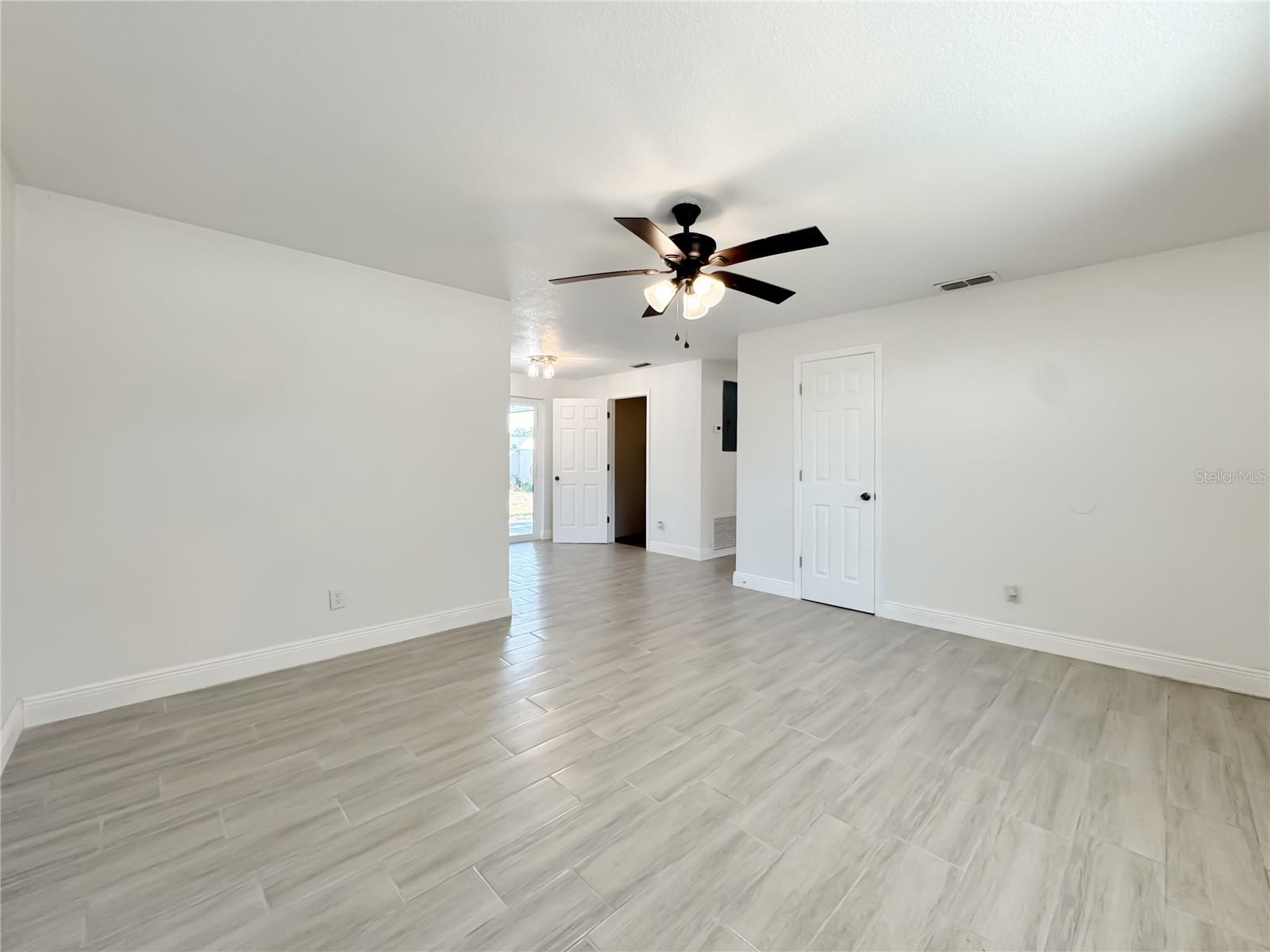 Image 9 of 37 For 111 Fairfax Avenue