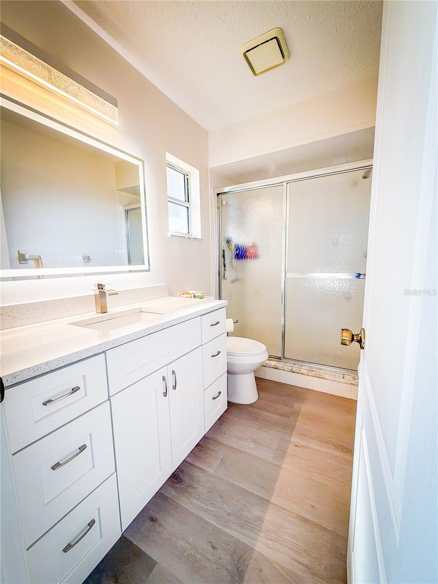 Image 14 of 28 For 1199 Cr 542g