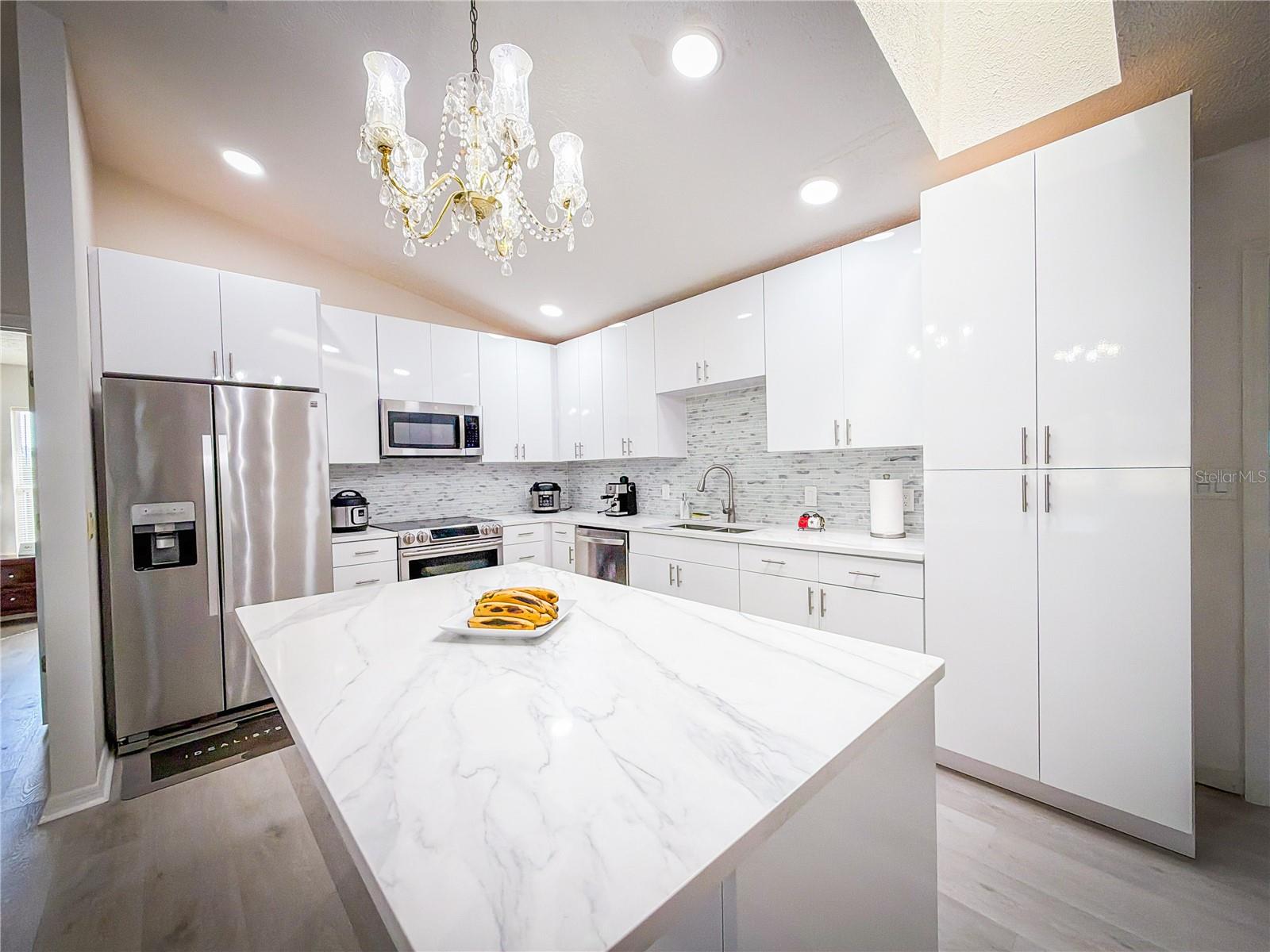 Image 16 of 28 For 1199 Cr 542g