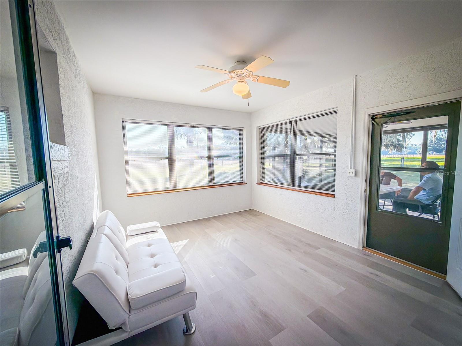 Image 18 of 28 For 1199 Cr 542g