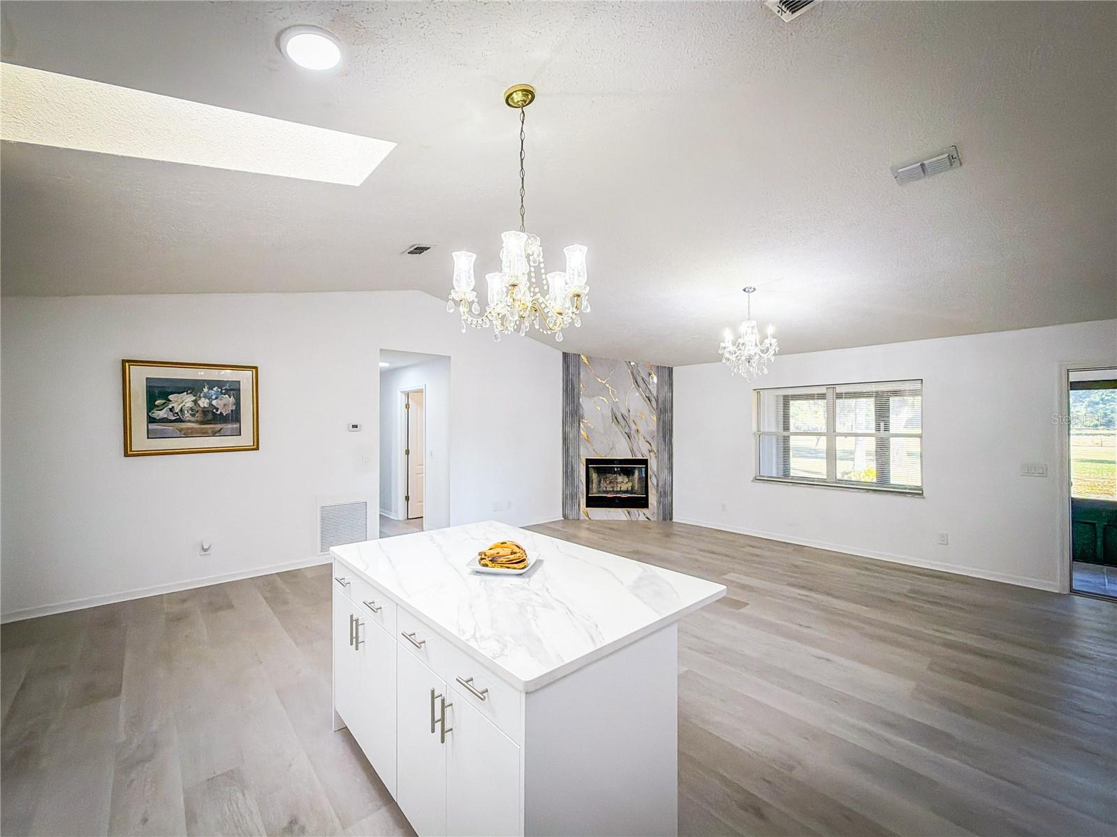 Image 9 of 28 For 1199 Cr 542g