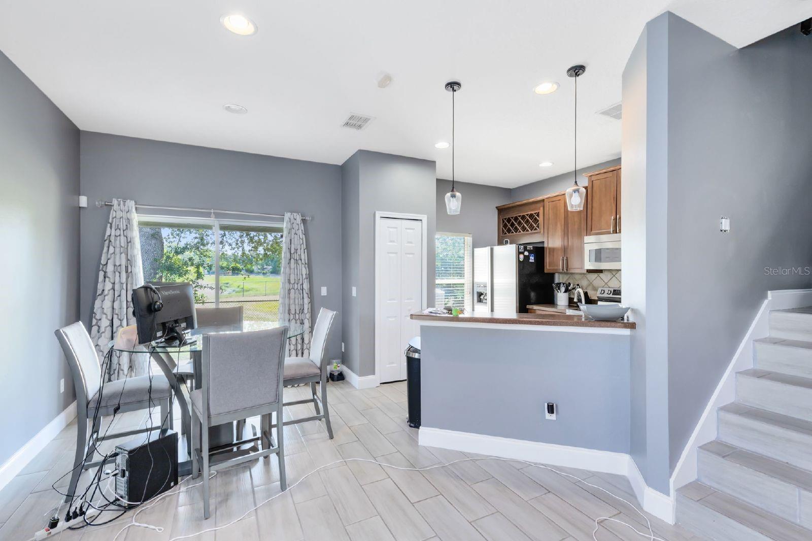 Image 3 of 22 For 3891 Clubside Pointe Drive