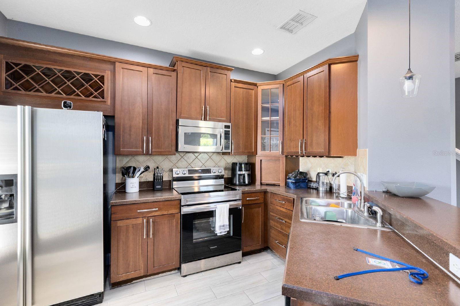 Image 8 of 22 For 3891 Clubside Pointe Drive