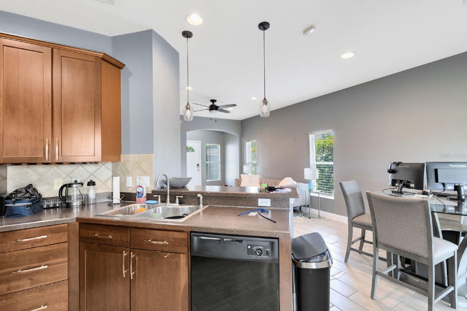 Image 9 of 22 For 3891 Clubside Pointe Drive