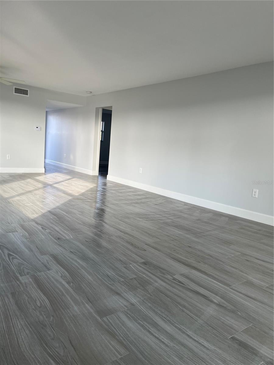 Image 21 of 30 For 2 Causeway Boulevard 101