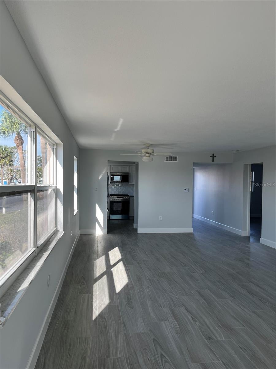 Image 5 of 30 For 2 Causeway Boulevard 101