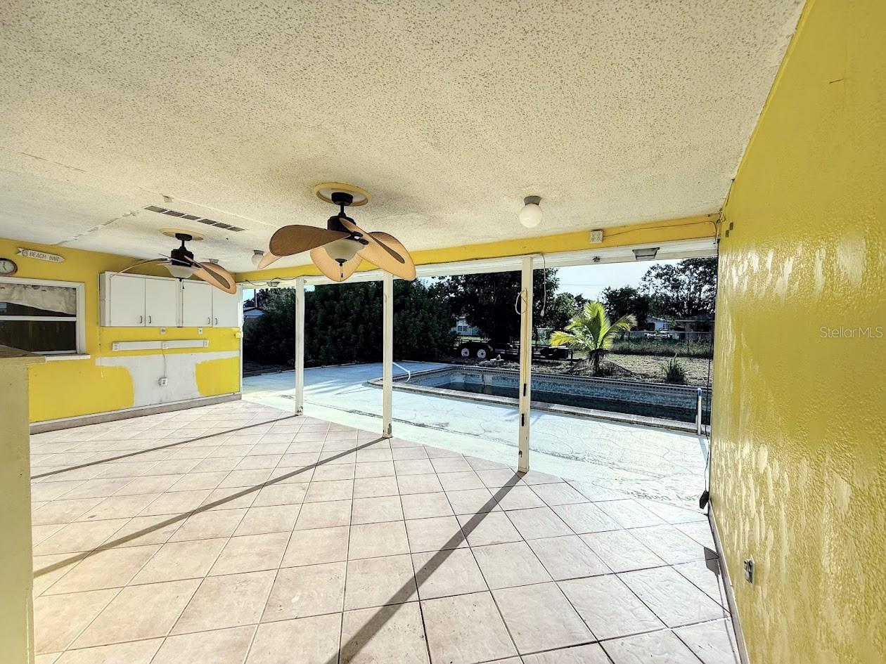 Image 16 of 24 For 156 Francis Drive Ne