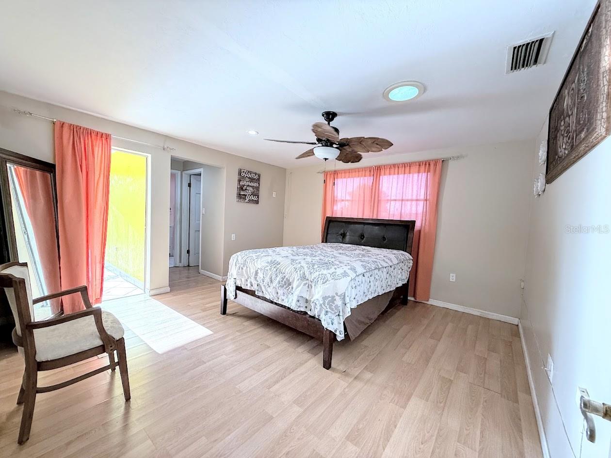 Image 6 of 24 For 156 Francis Drive Ne