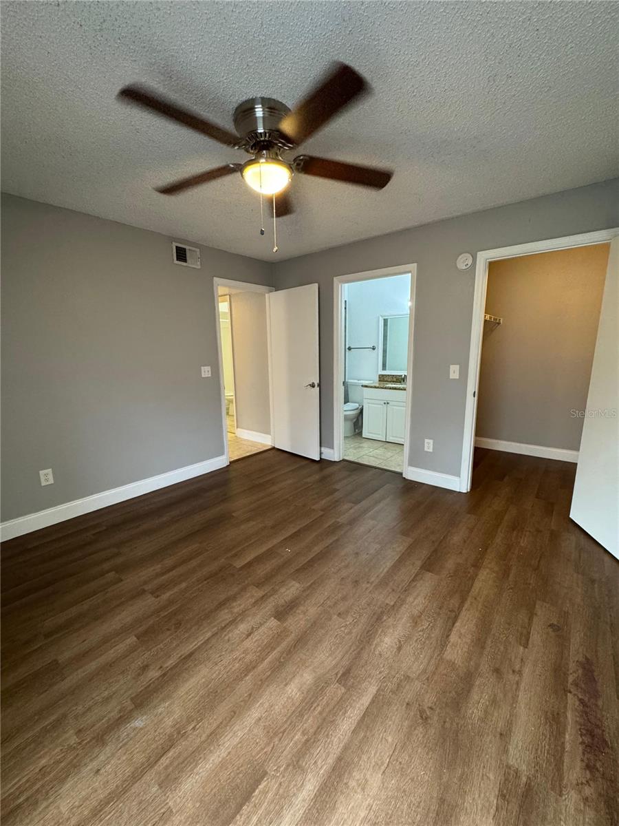 Image 17 of 19 For 5144 Conroy Road 1014