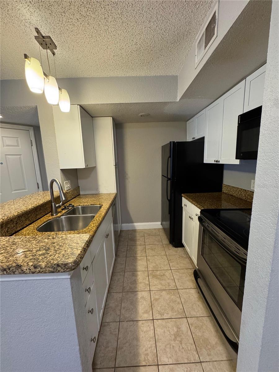 Image 5 of 19 For 5144 Conroy Road 1014