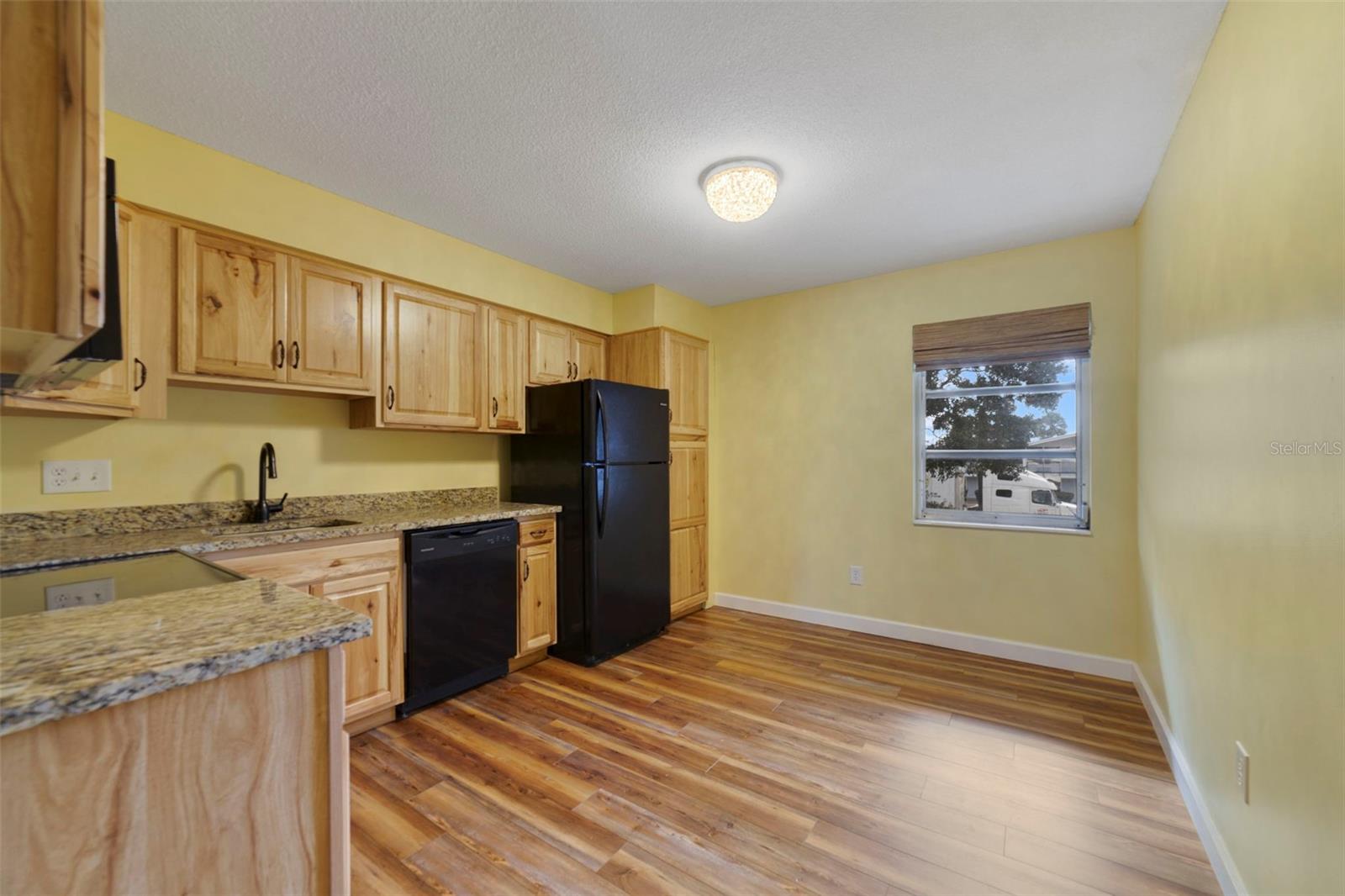 Image 3 of 16 For 825 Primrose Drive 204