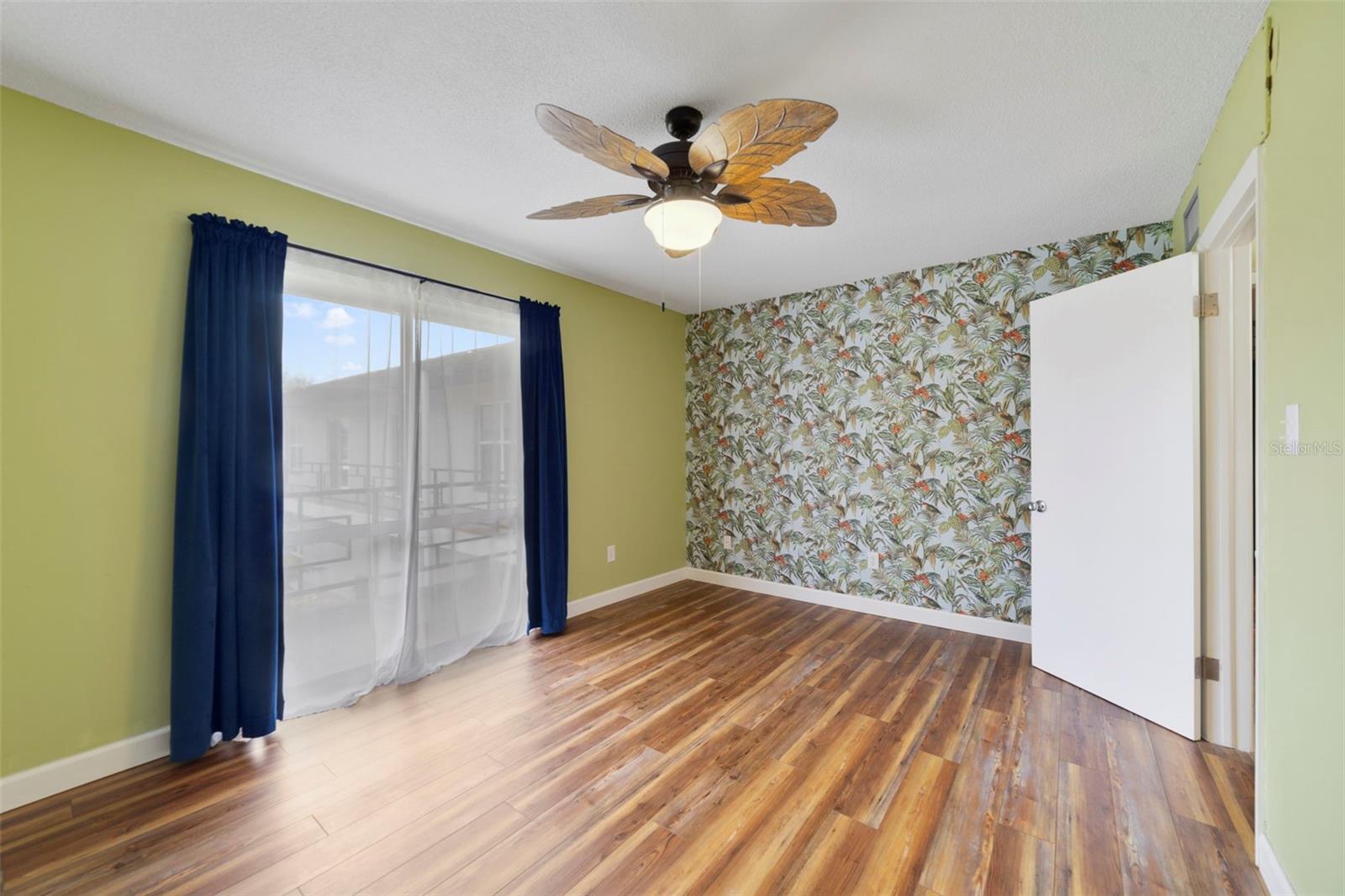 Image 7 of 16 For 825 Primrose Drive 204