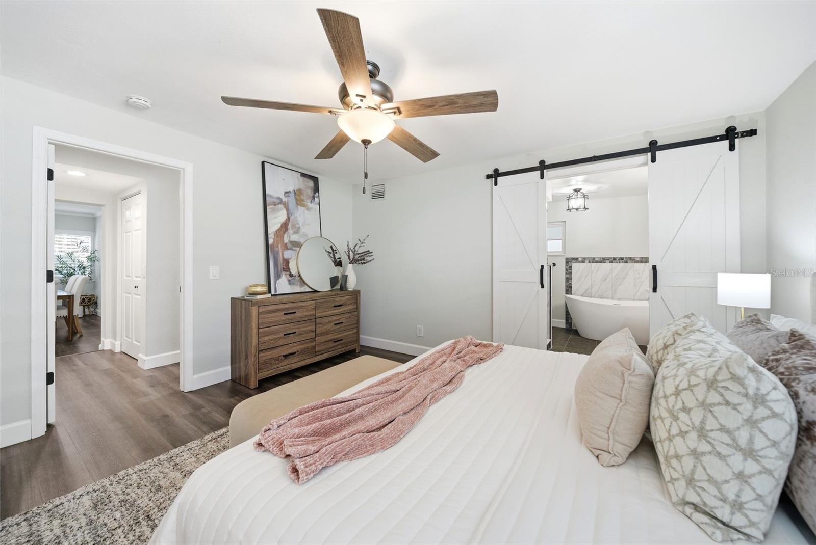 Image 17 of 26 For 245 Spruce Street