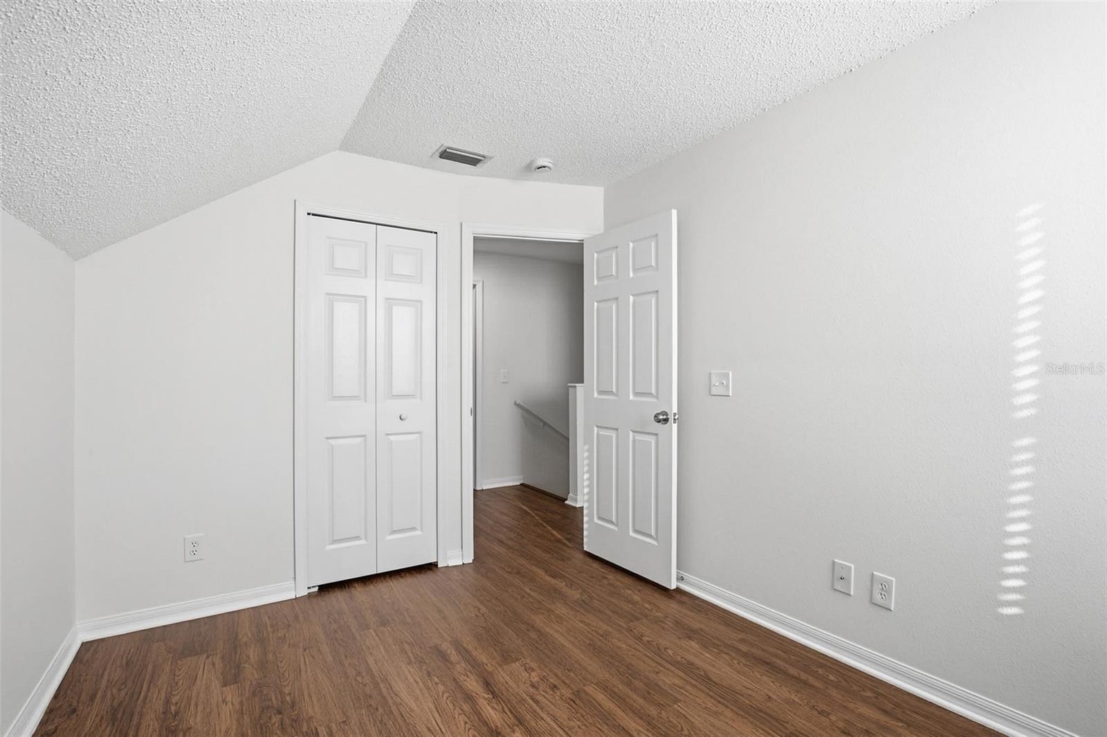 Listing photo id 22 for 622 Cape Cod Circle