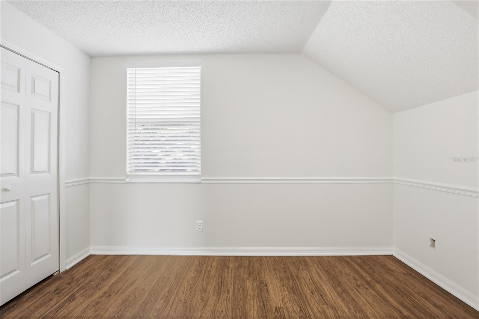 Listing photo id 23 for 622 Cape Cod Circle