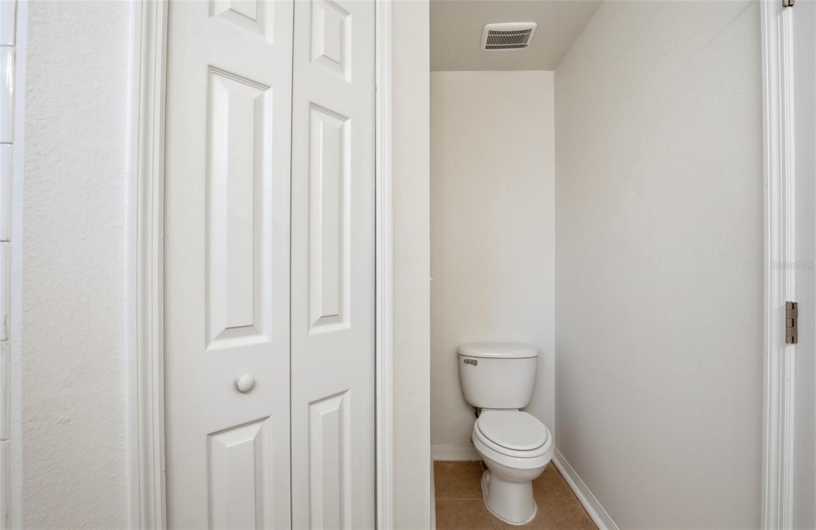 Listing photo id 28 for 622 Cape Cod Circle