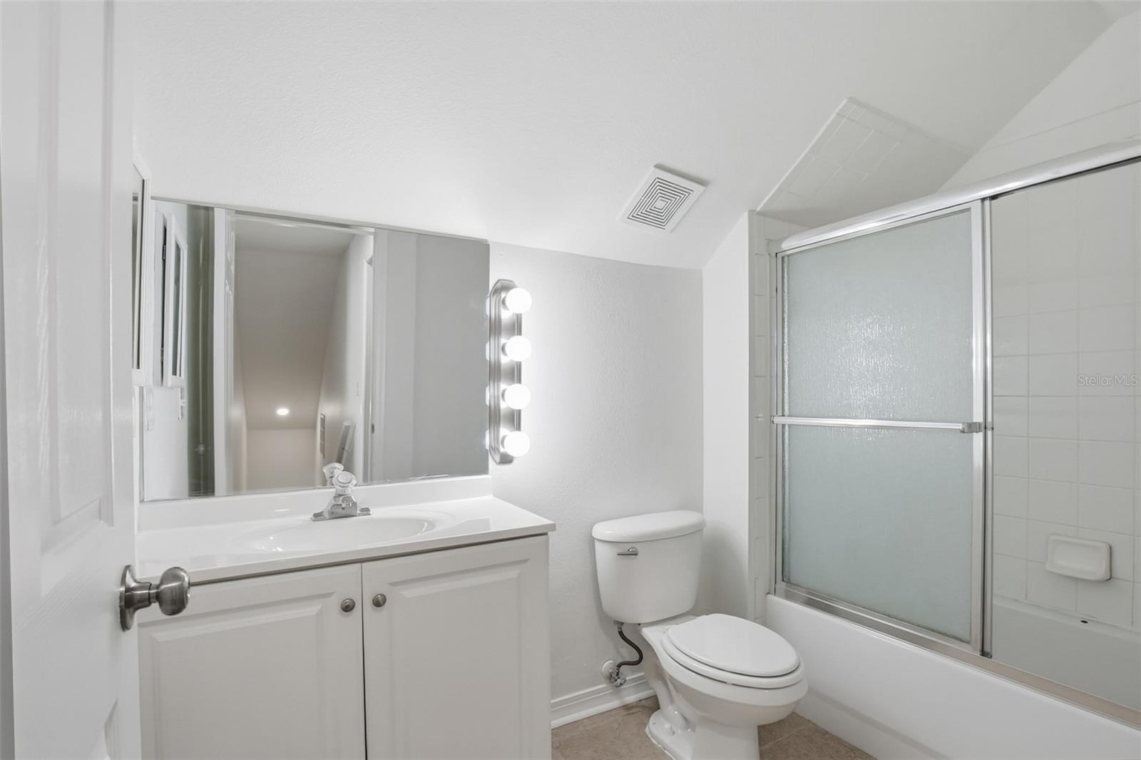 Listing photo id 29 for 622 Cape Cod Circle