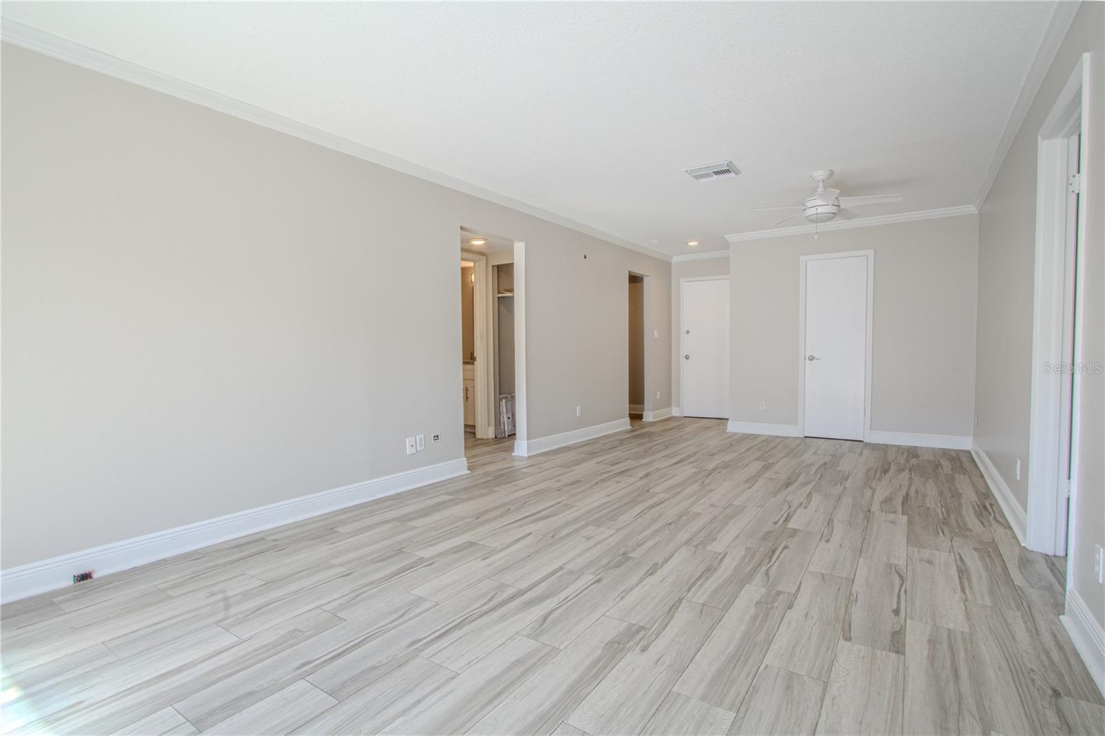 Image 10 of 16 For 4610 Gray Street 209