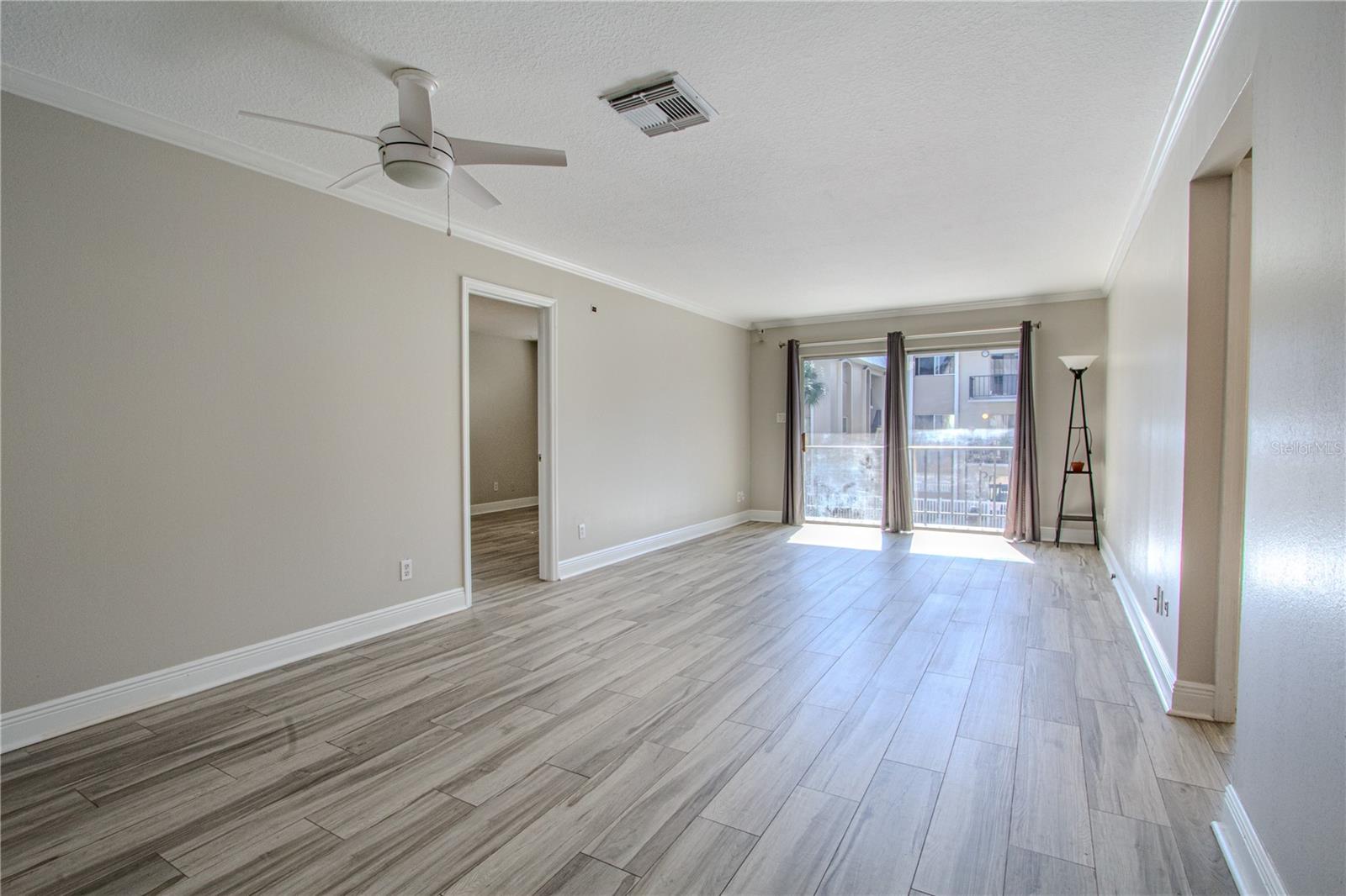 Image 13 of 16 For 4610 Gray Street 209