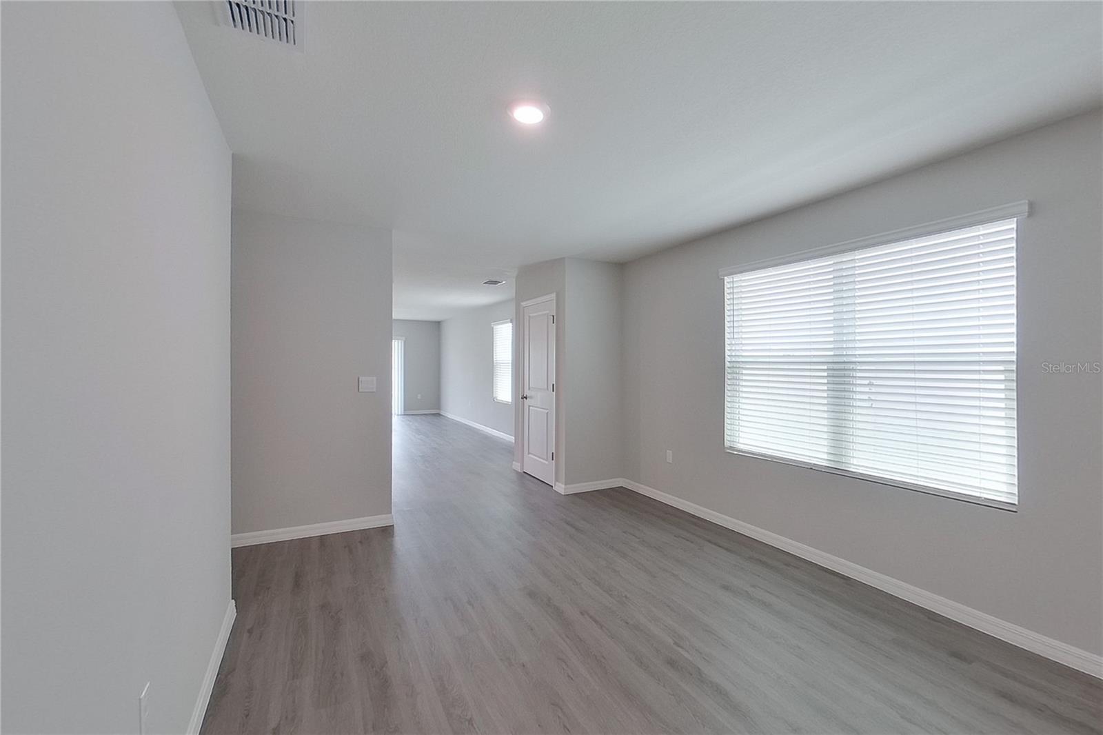 Image 4 of 20 For 8633 43rd Terrace