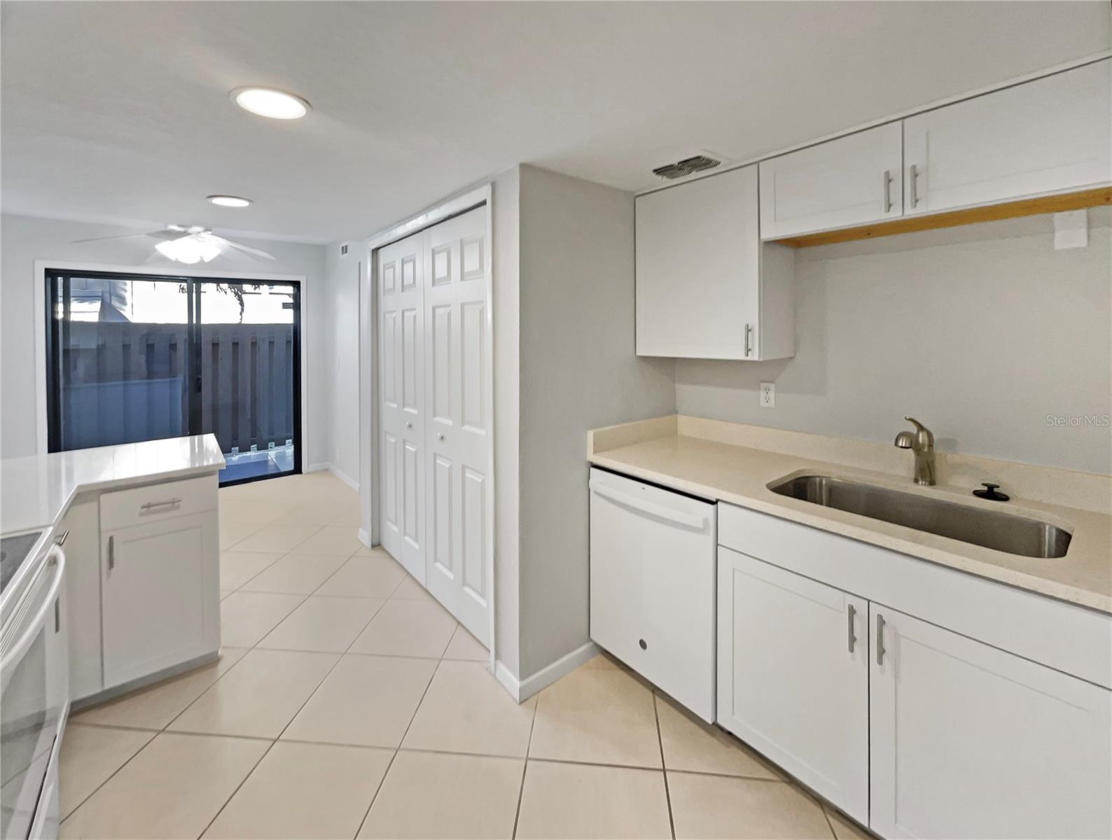 Image 14 of 27 For 5302 Jasmine Creek Lane 1304