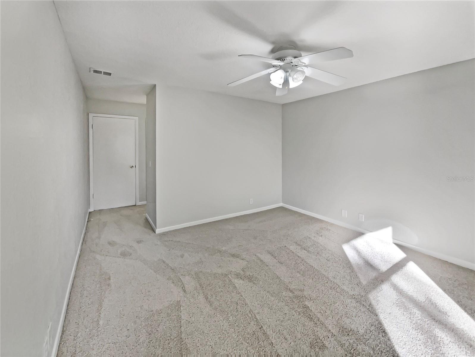 Image 4 of 27 For 5302 Jasmine Creek Lane 1304