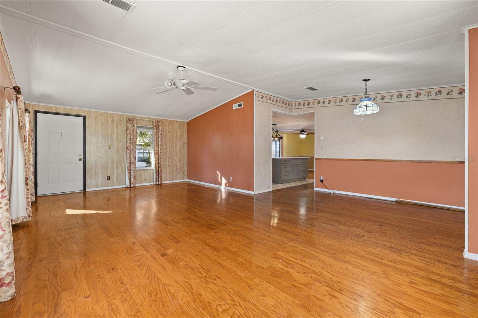 Image 24 of 73 For 2118 Canopy Circle