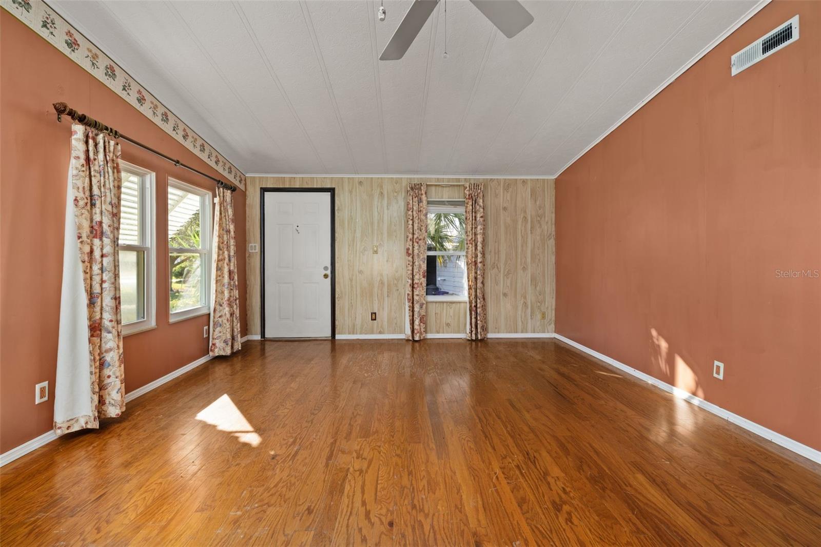 Image 27 of 73 For 2118 Canopy Circle