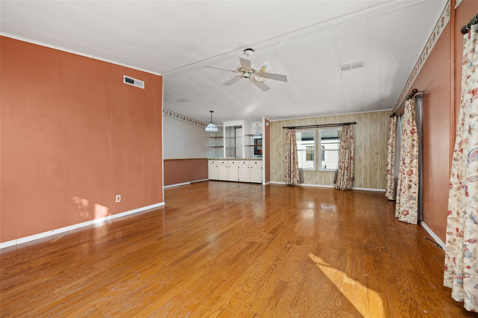 Image 28 of 73 For 2118 Canopy Circle