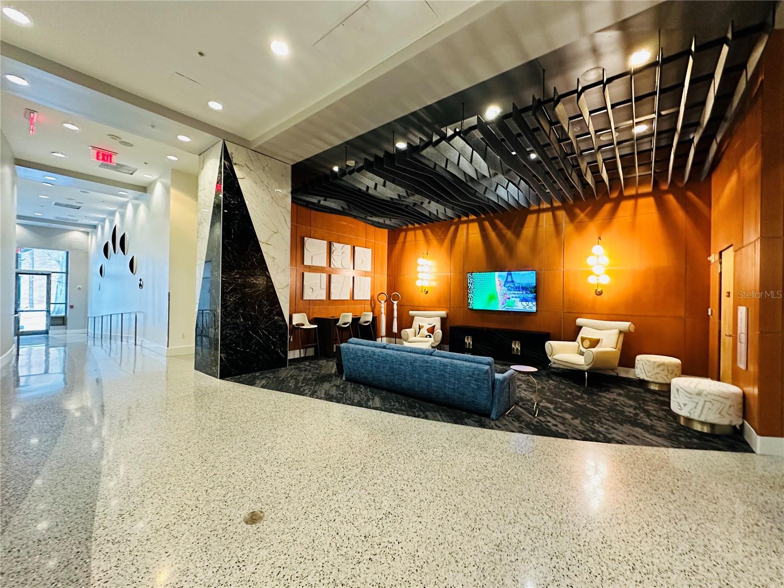 Image 21 of 40 For 155 Court Avenue 1103