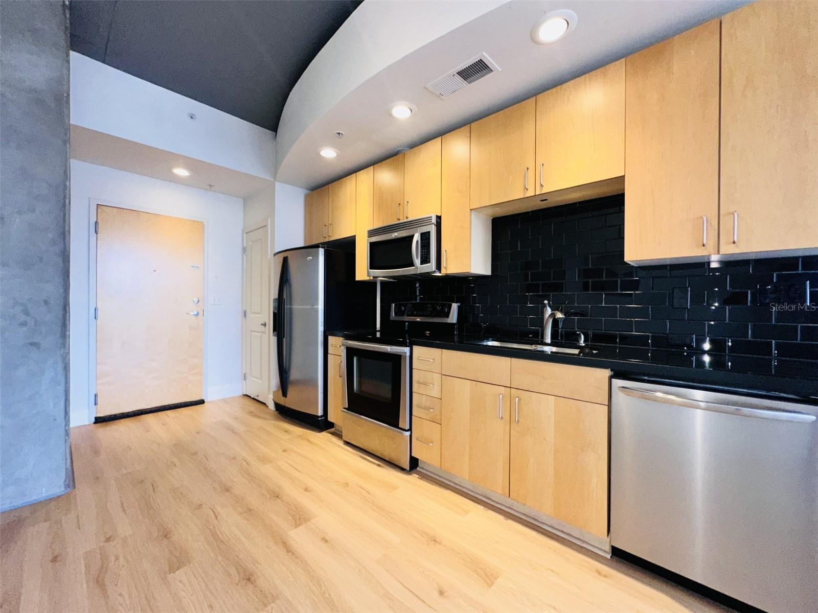 Image 26 of 40 For 155 Court Avenue 1103