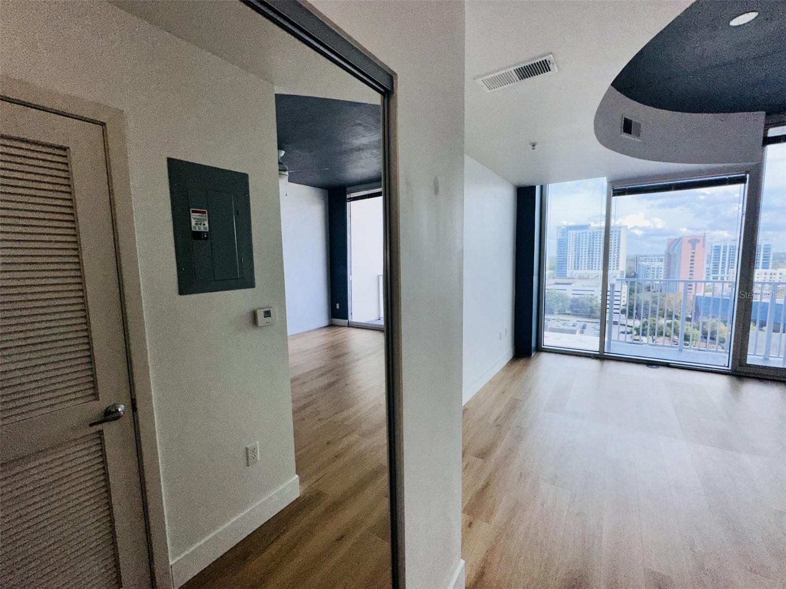 Image 27 of 40 For 155 Court Avenue 1103