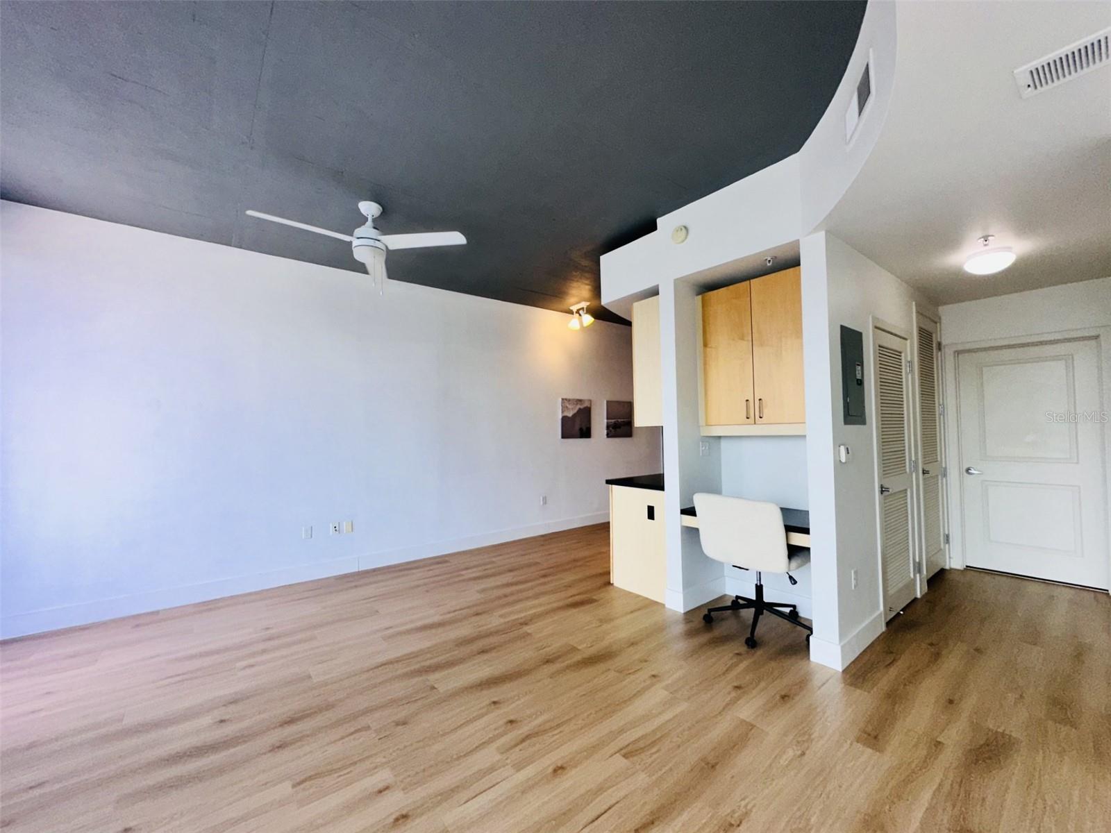 Image 29 of 40 For 155 Court Avenue 1103