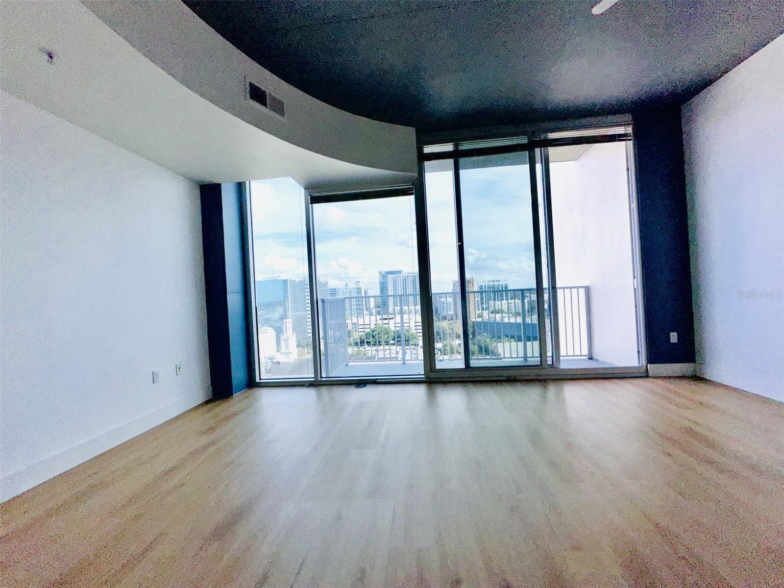 Image 36 of 40 For 155 Court Avenue 1103