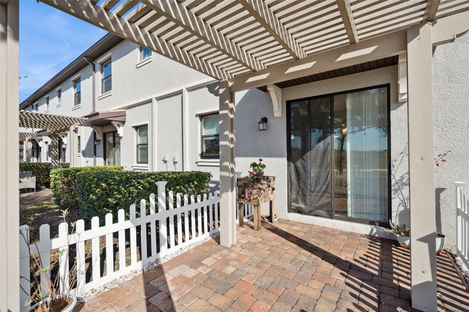 Image 21 of 52 For 1201 Royal St George Boulevard