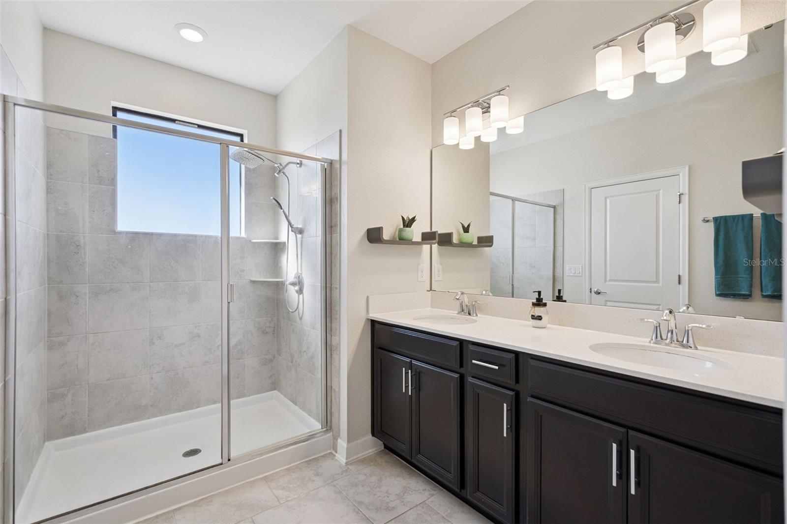 Image 8 of 52 For 1201 Royal St George Boulevard