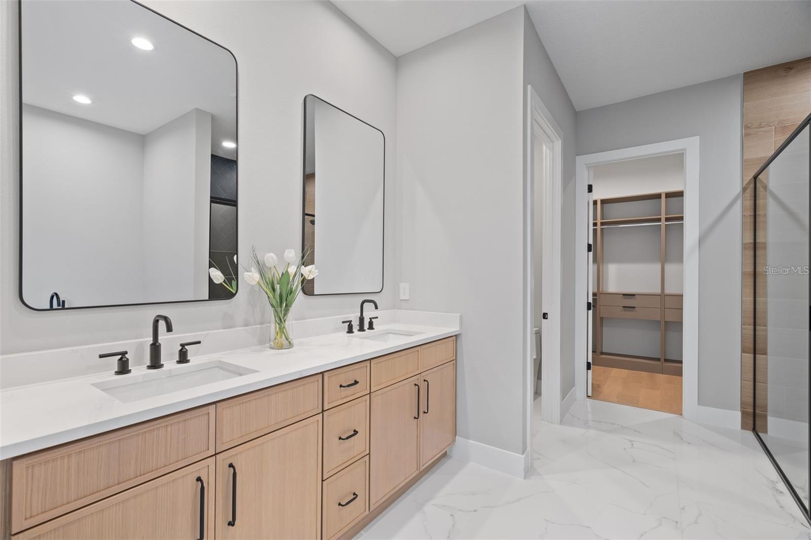 Image 17 of 46 For 6564 Lagoon Street